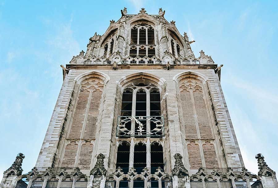 De domtoren in Utrecht. Geen plek is ons te gek, wij helpen met contra-expertise o.a. in Utrecht