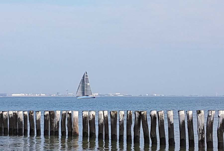 Uitzicht Westerschelde in Zeeland. Het is voor onze schade-experts een eind rijden, maar ook in Zeeland komen we kosteloos de schade vaststellen.